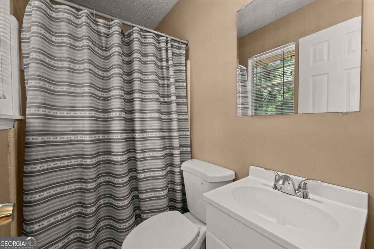 399 Emmett Street Property Photo 17