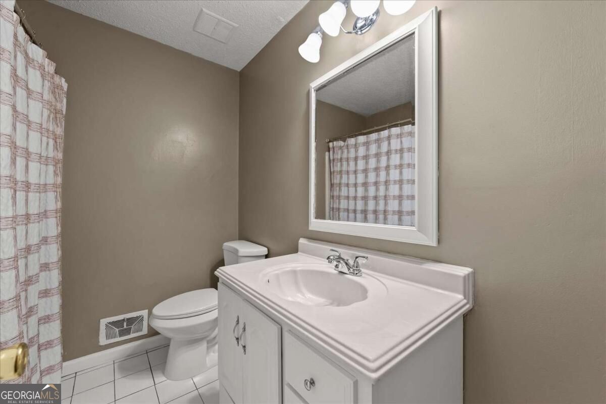 399 Emmett Street Property Photo 18