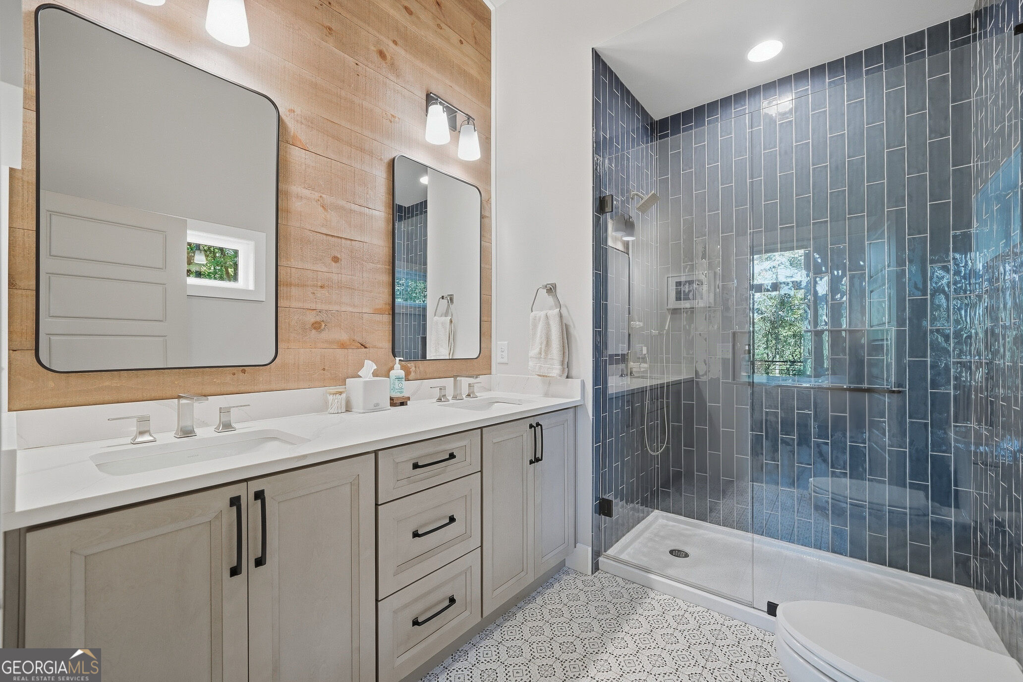 106 Circle Drive Property Photo 4