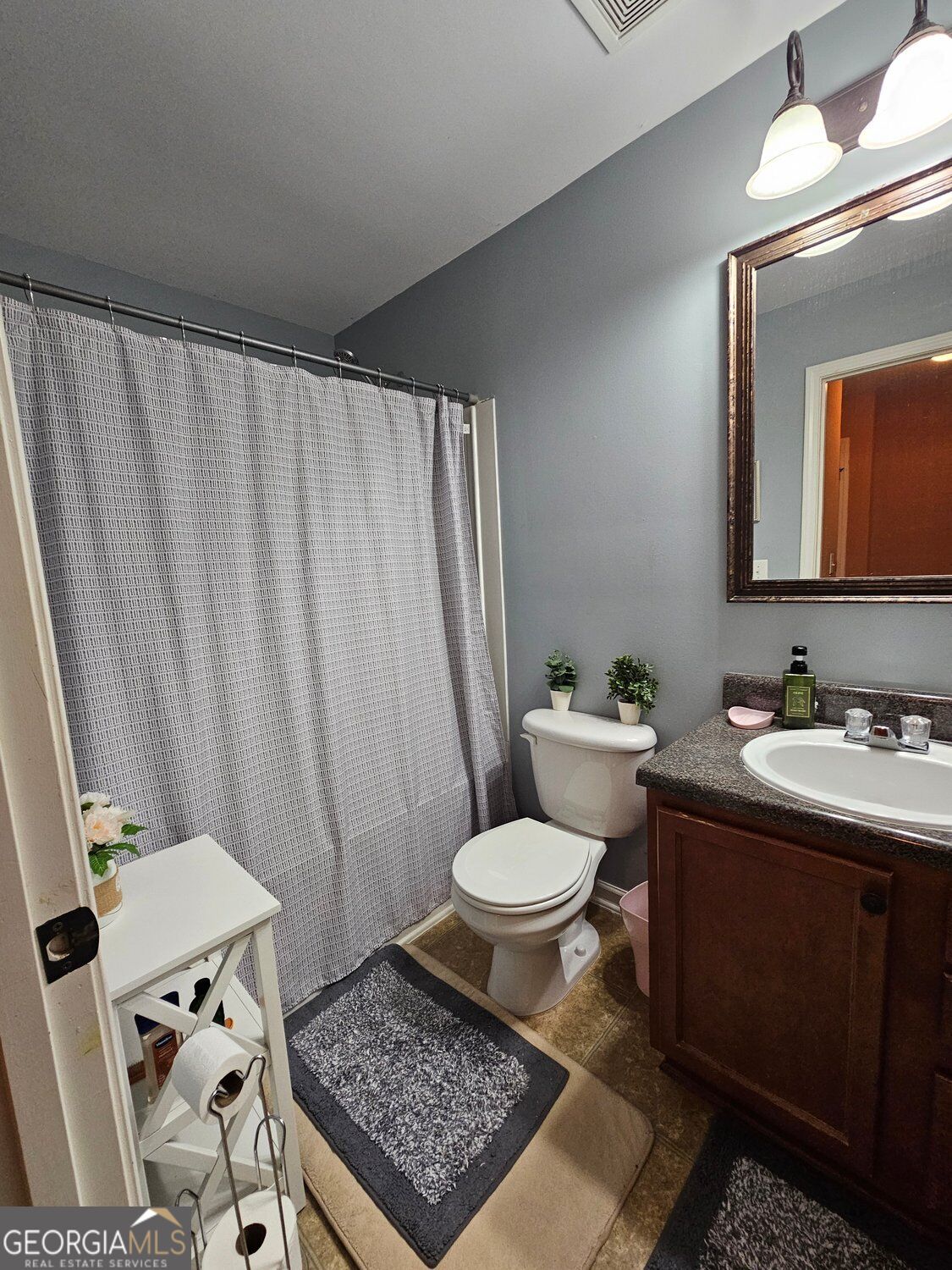 3399 Pennington Drive Property Photo 9