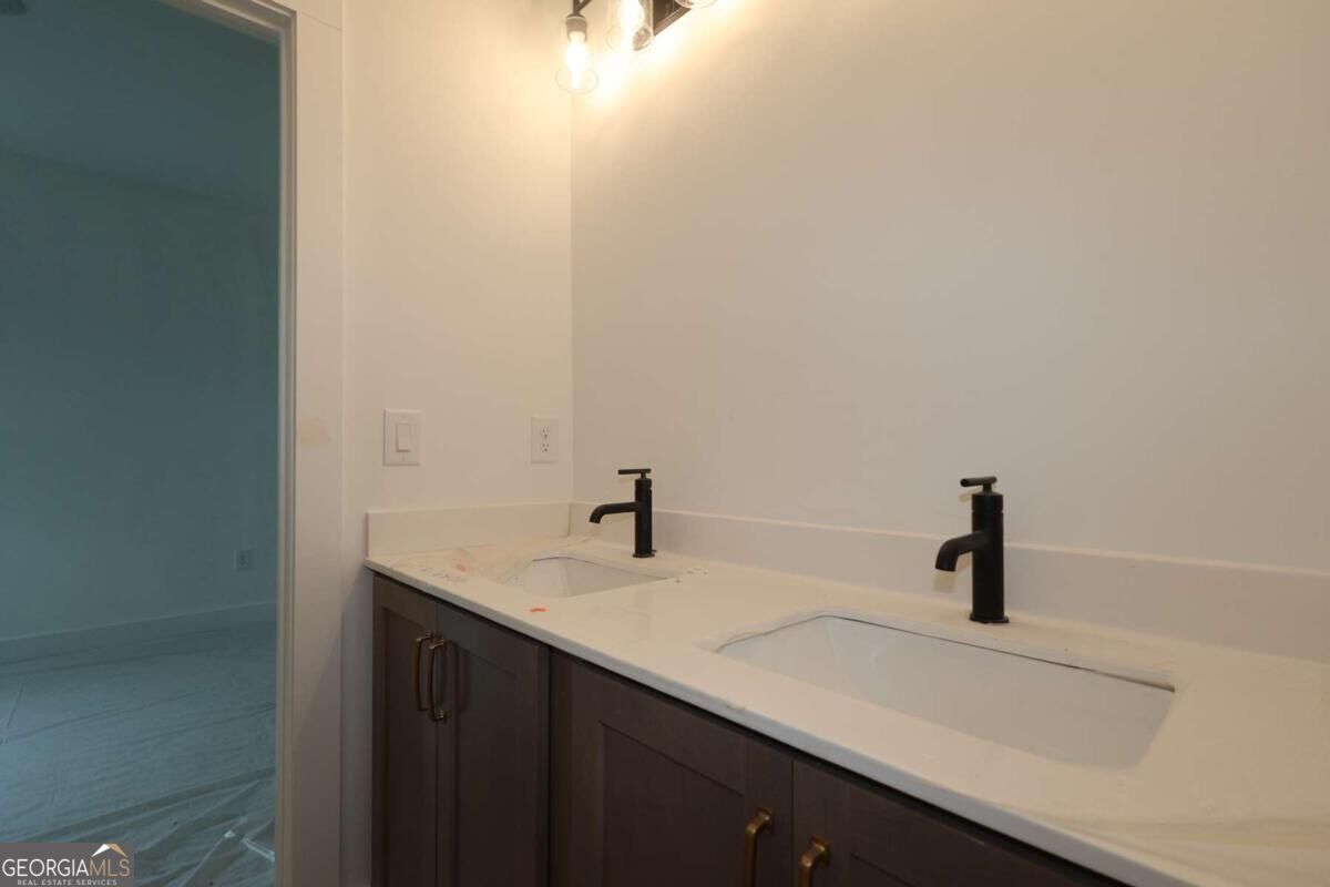 4555 Beechnut Circle Property Photo 9