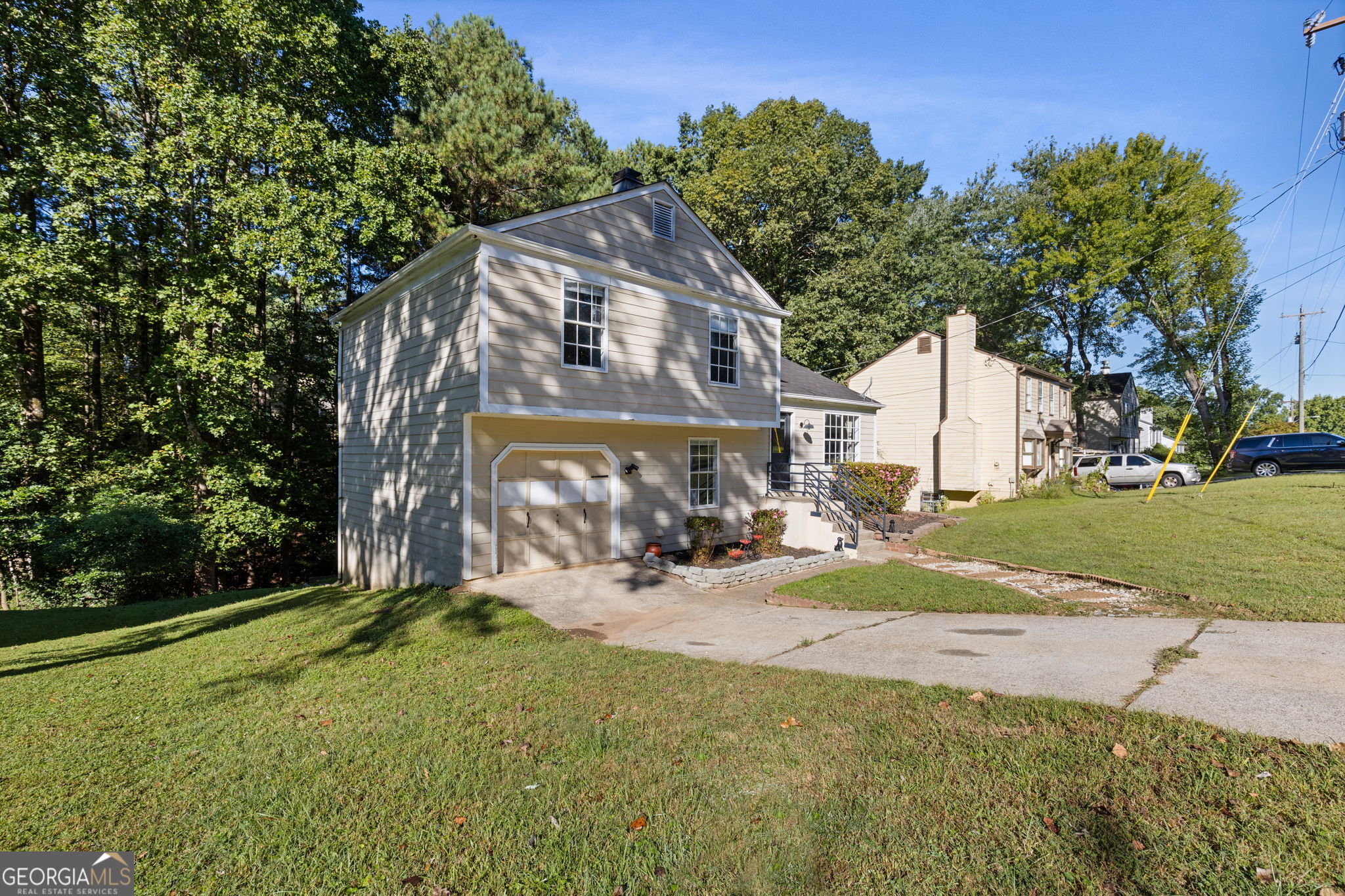 565 Indian Mill Court Property Photo 3