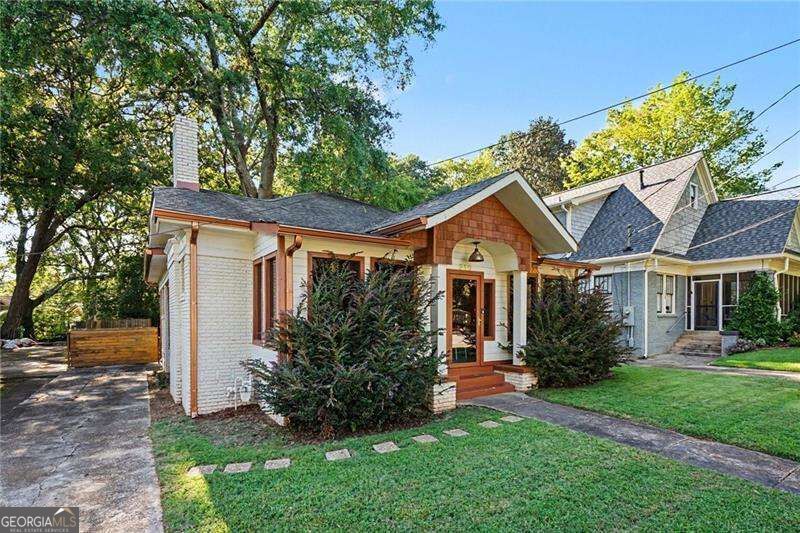 223 Cambridge Avenue Property Photo 3
