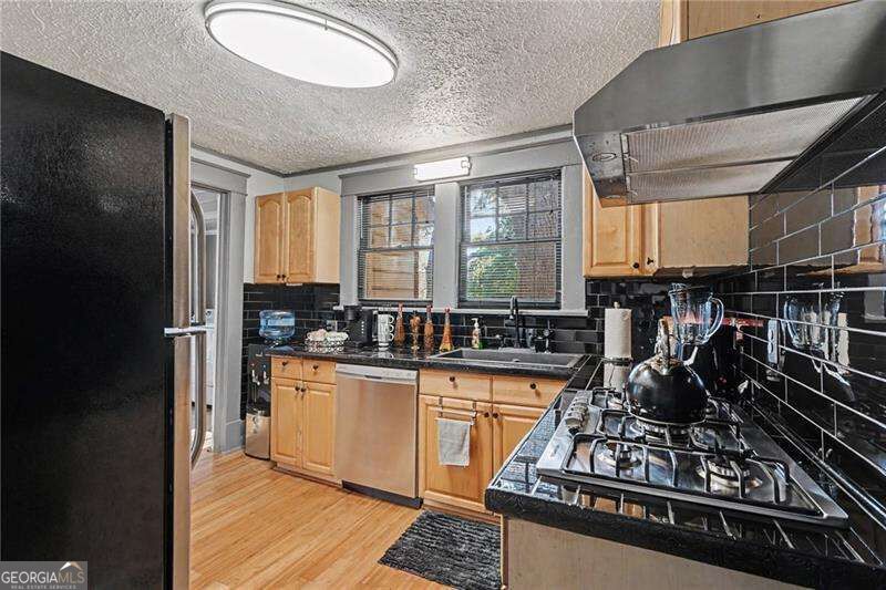 223 Cambridge Avenue Property Photo 9