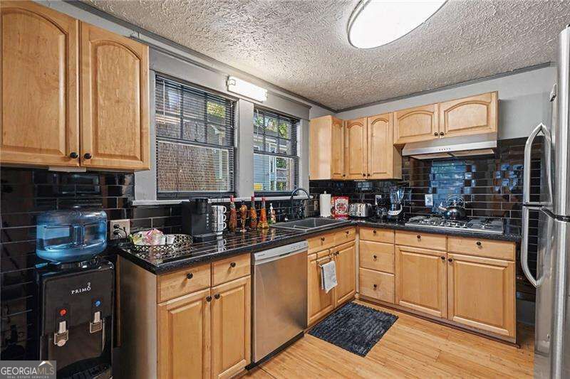 223 Cambridge Avenue Property Photo 11