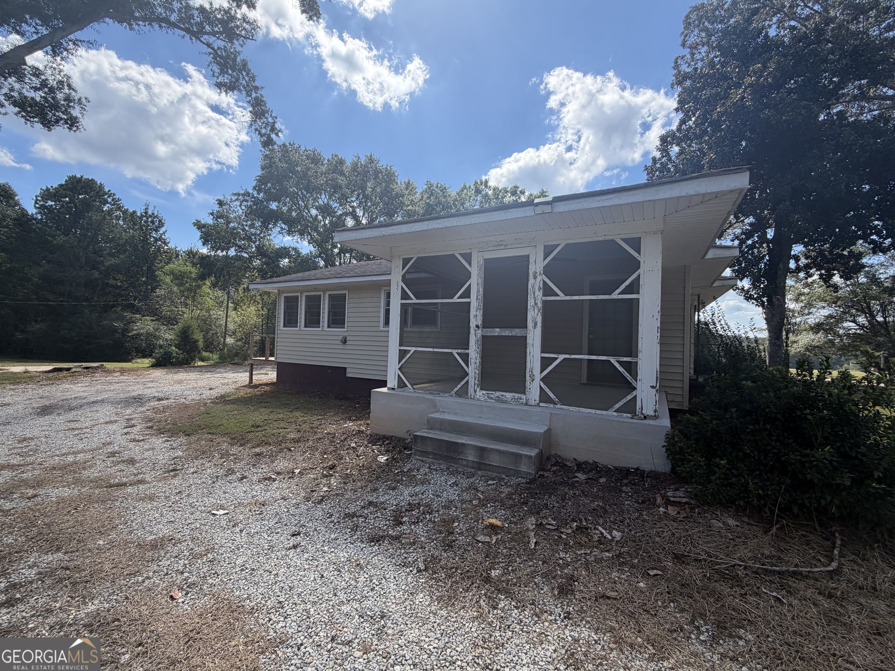 1144 Clacktown Road Property Photo 2