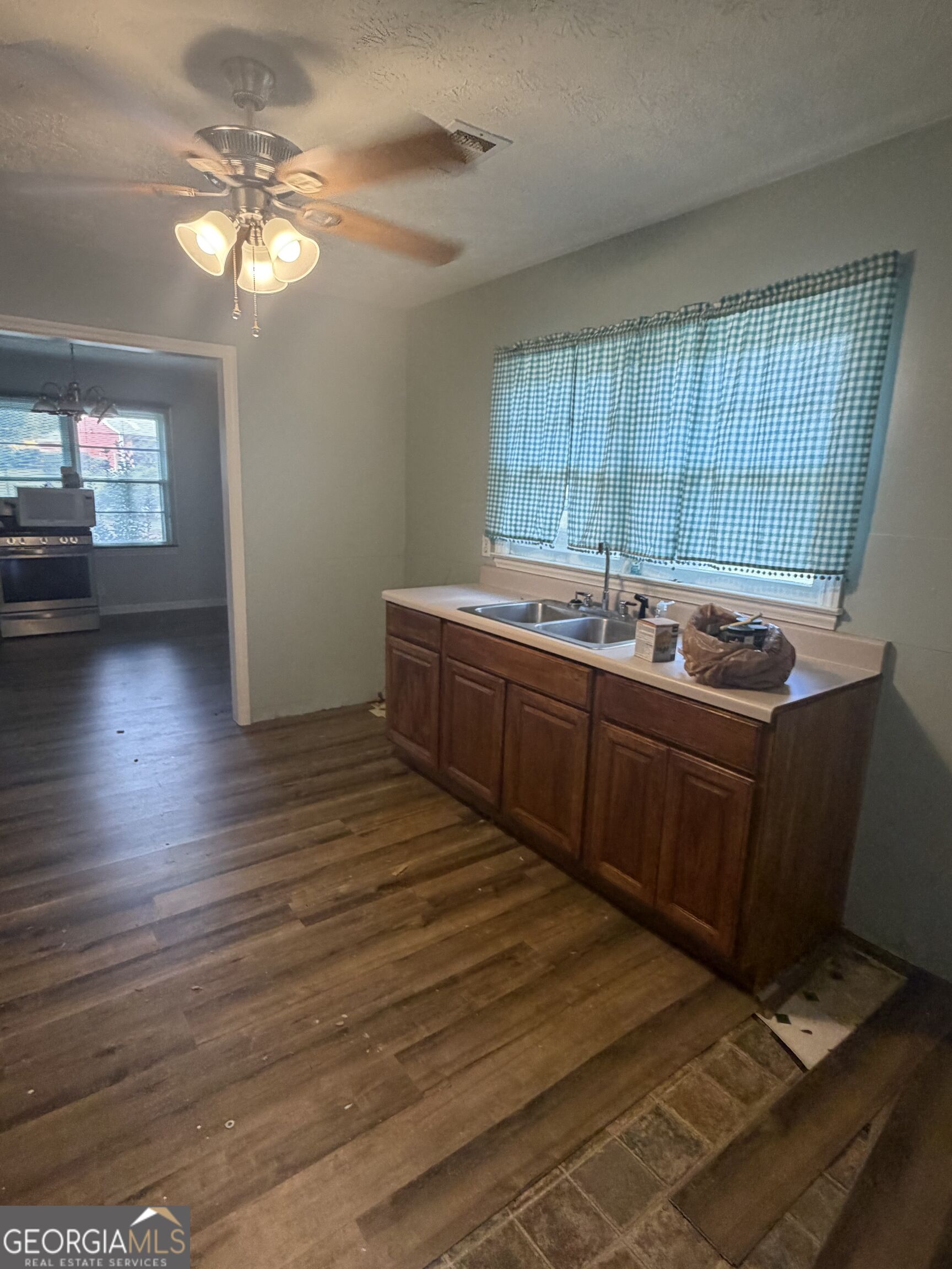 1144 Clacktown Road Property Photo 10