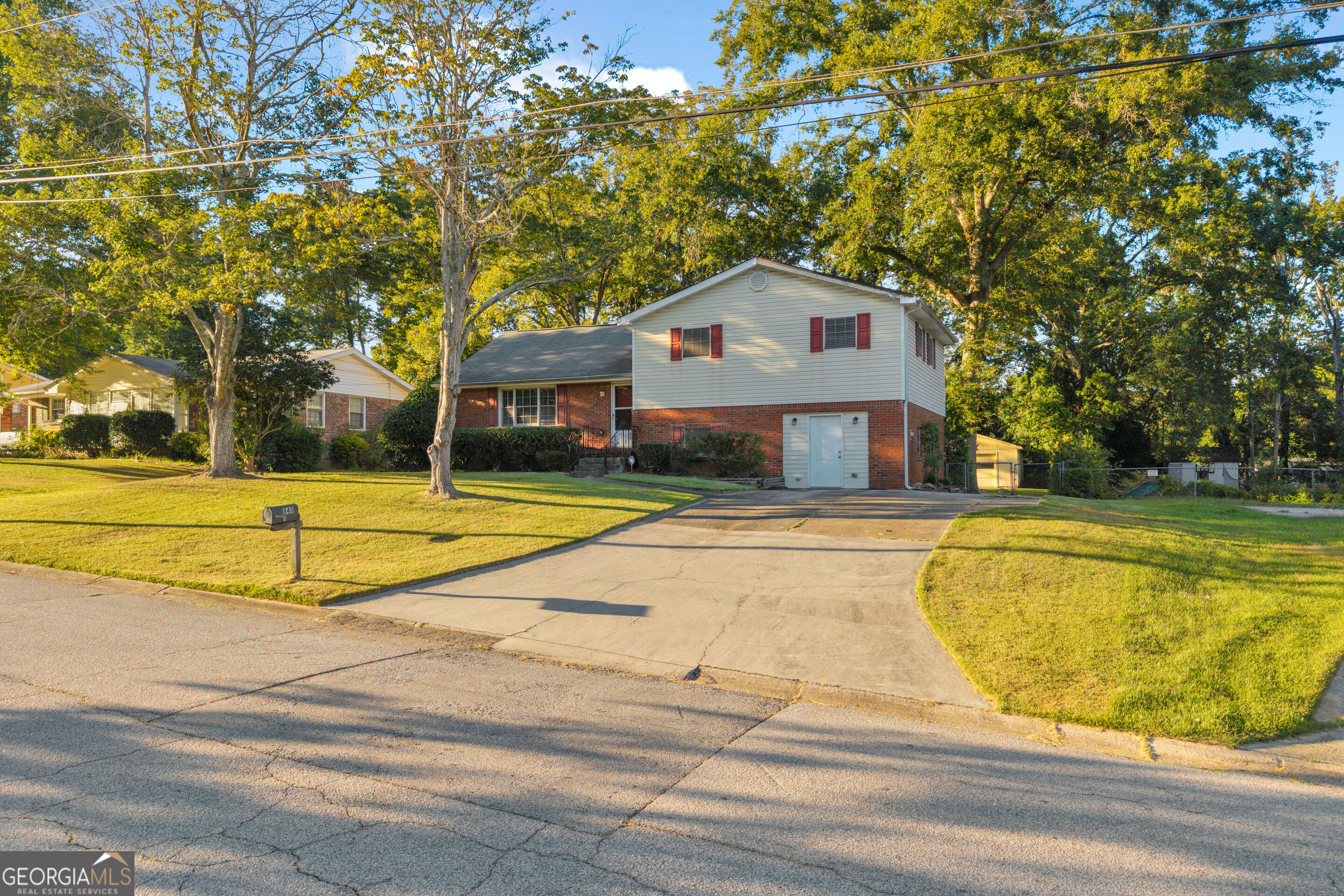 840 Sherwood Drive Property Photo 1