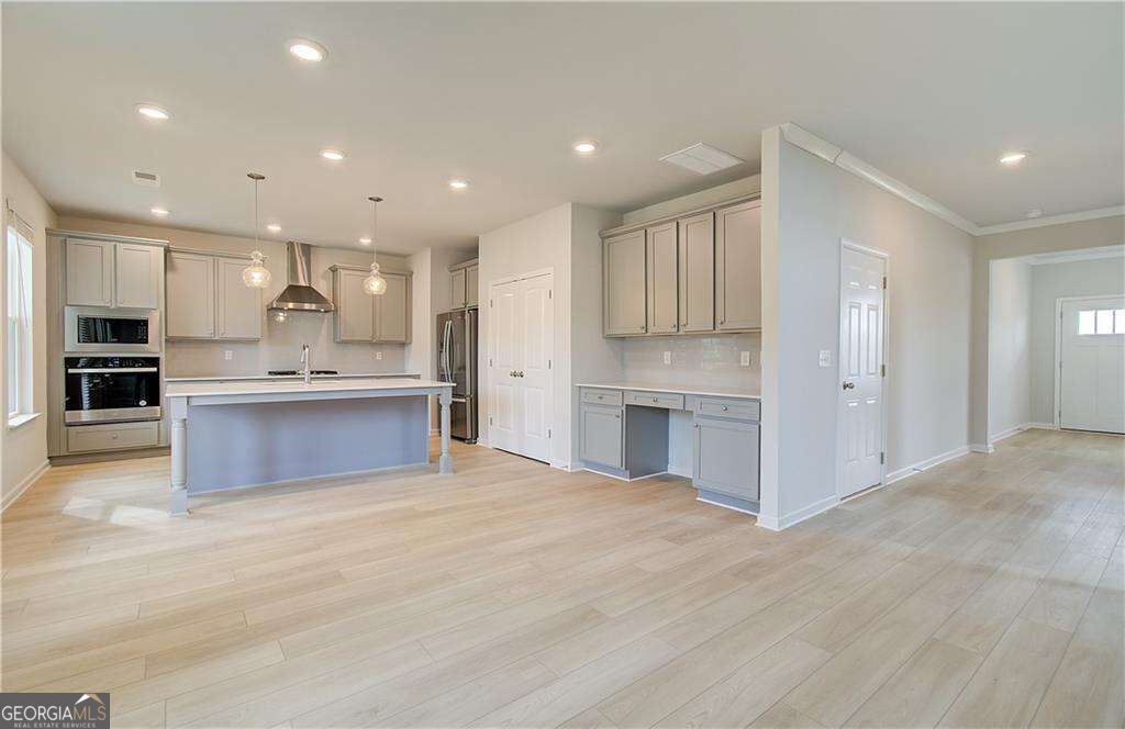 261 Chiswick Loop Property Photo 7