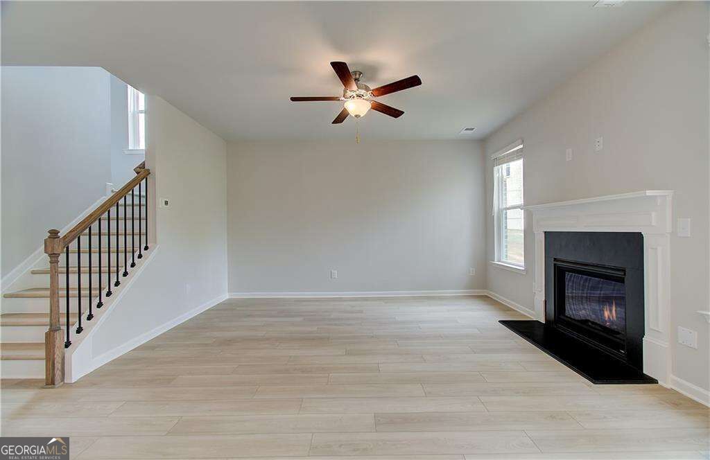 261 Chiswick Loop Property Photo 14