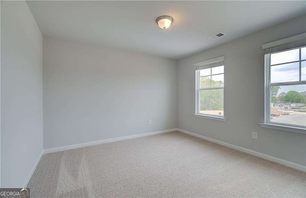 261 Chiswick Loop Property Photo 19