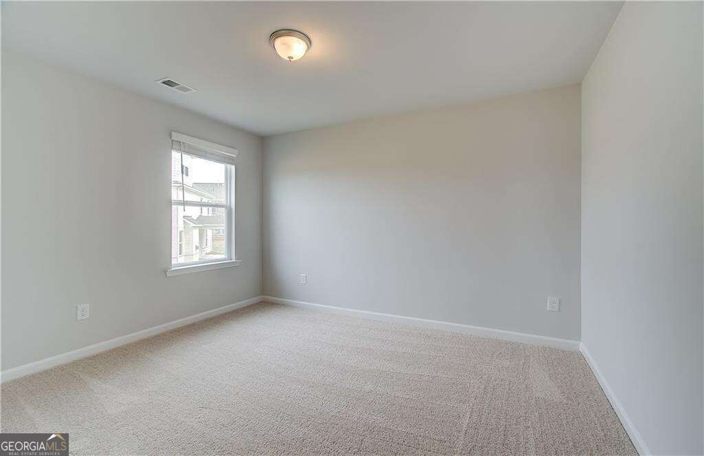261 Chiswick Loop Property Photo 20