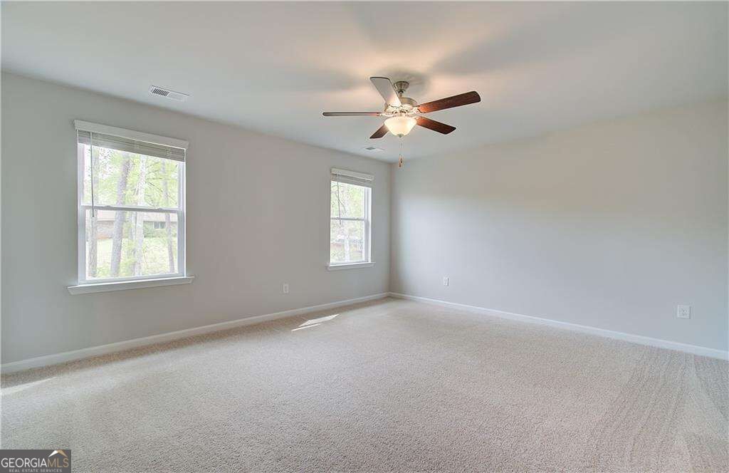 261 Chiswick Loop Property Photo 21