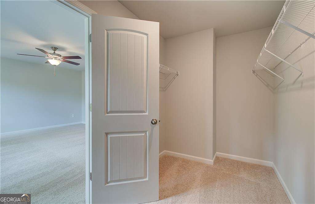 261 Chiswick Loop Property Photo 22