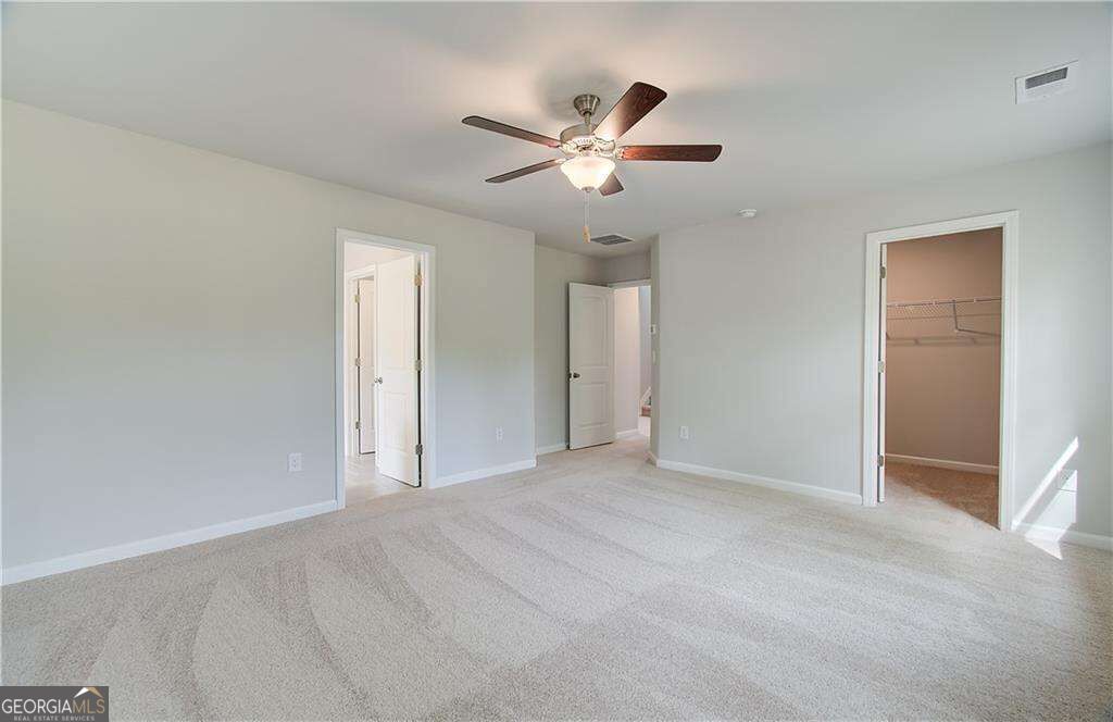 261 Chiswick Loop Property Photo 23