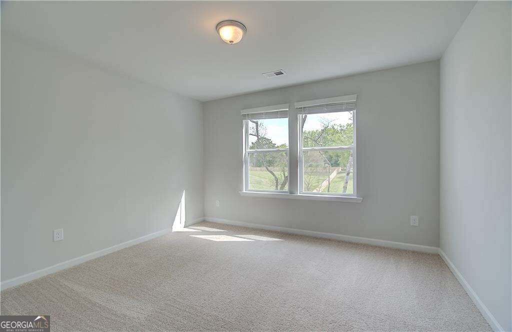 261 Chiswick Loop Property Photo 27