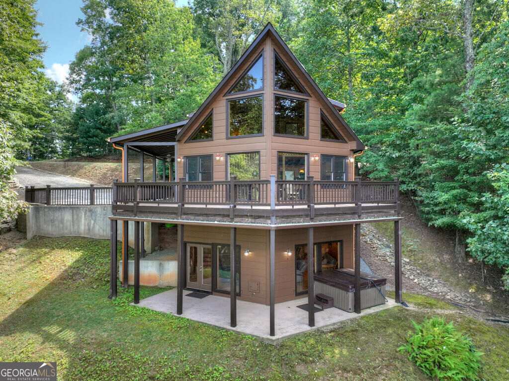 8 North Face Drive Property Photo 10