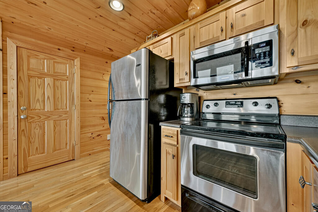 8 North Face Drive Property Photo 40