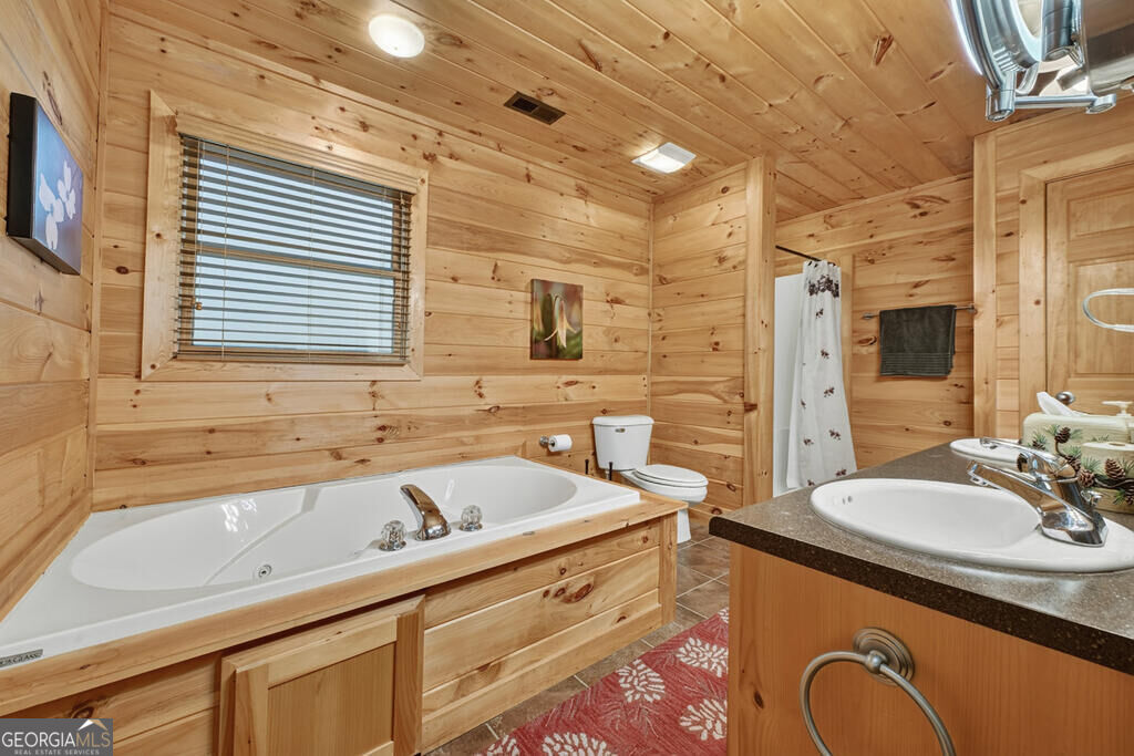 8 North Face Drive Property Photo 53