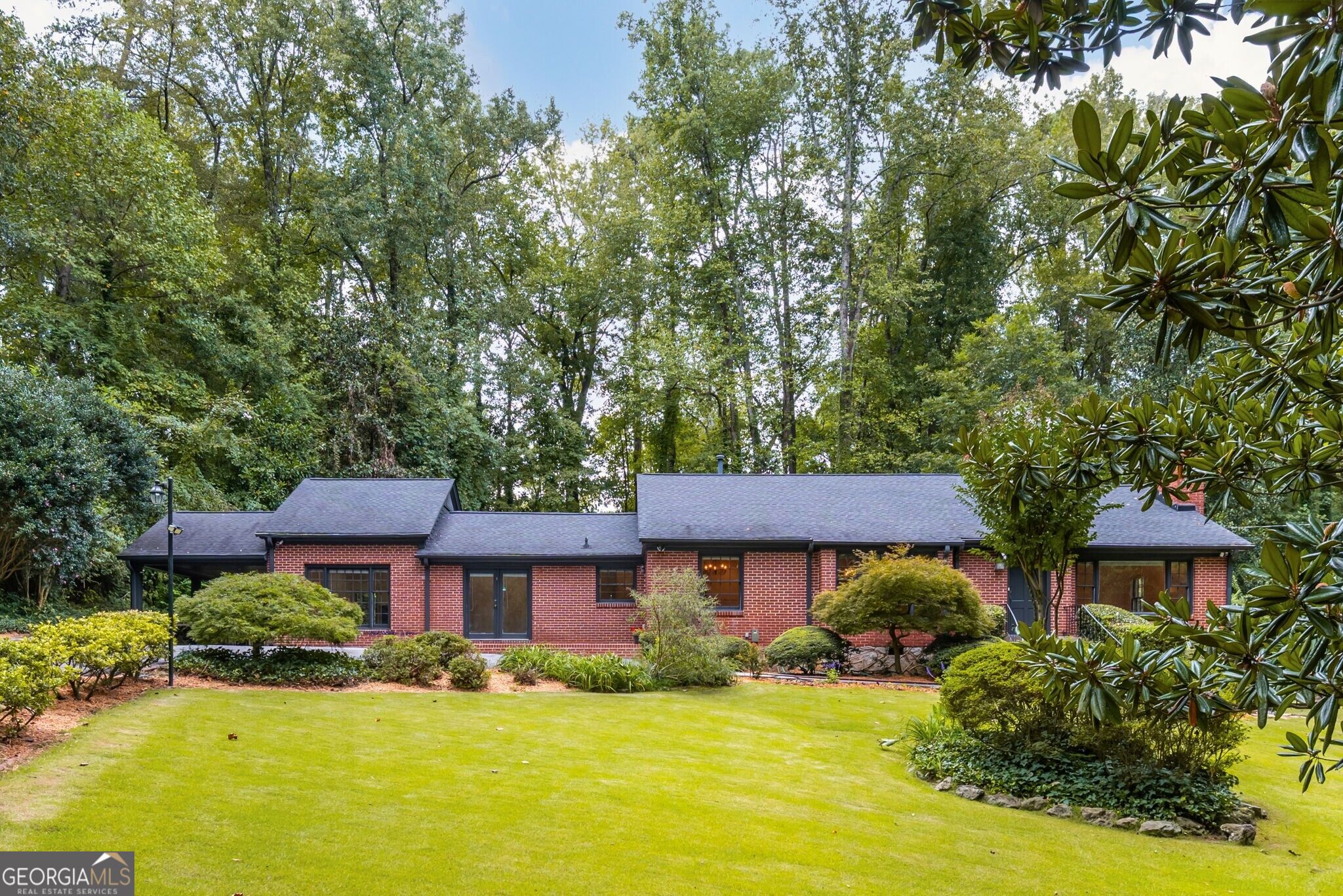 2320 Lavista Road Ne Property Photo 1
