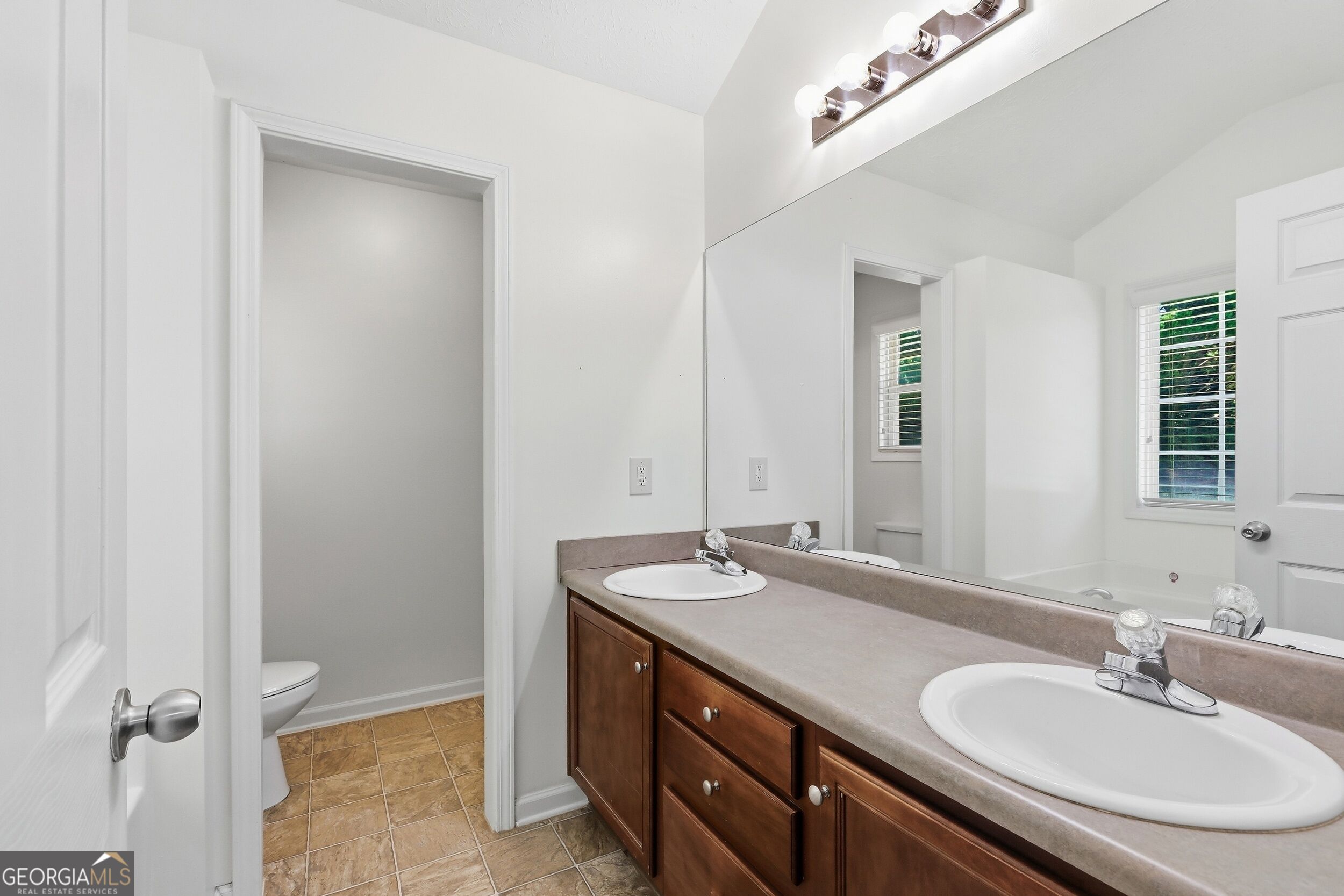 184 Nantucket Drive Property Photo 23