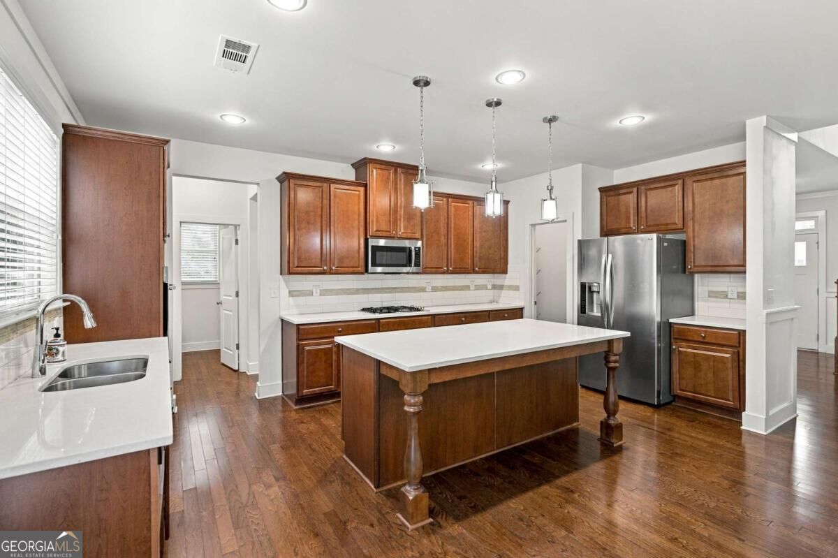 947 Halletts Peak Place Property Photo 12