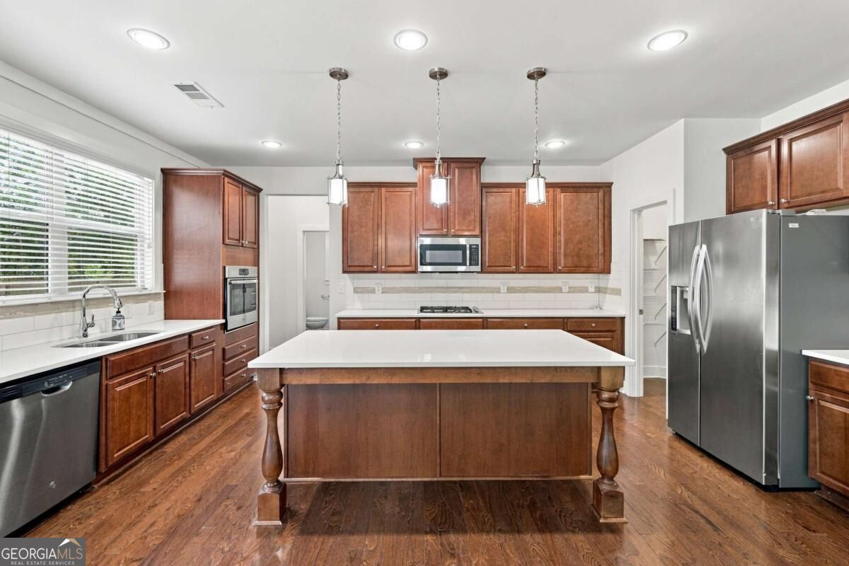 947 Halletts Peak Place Property Photo 13