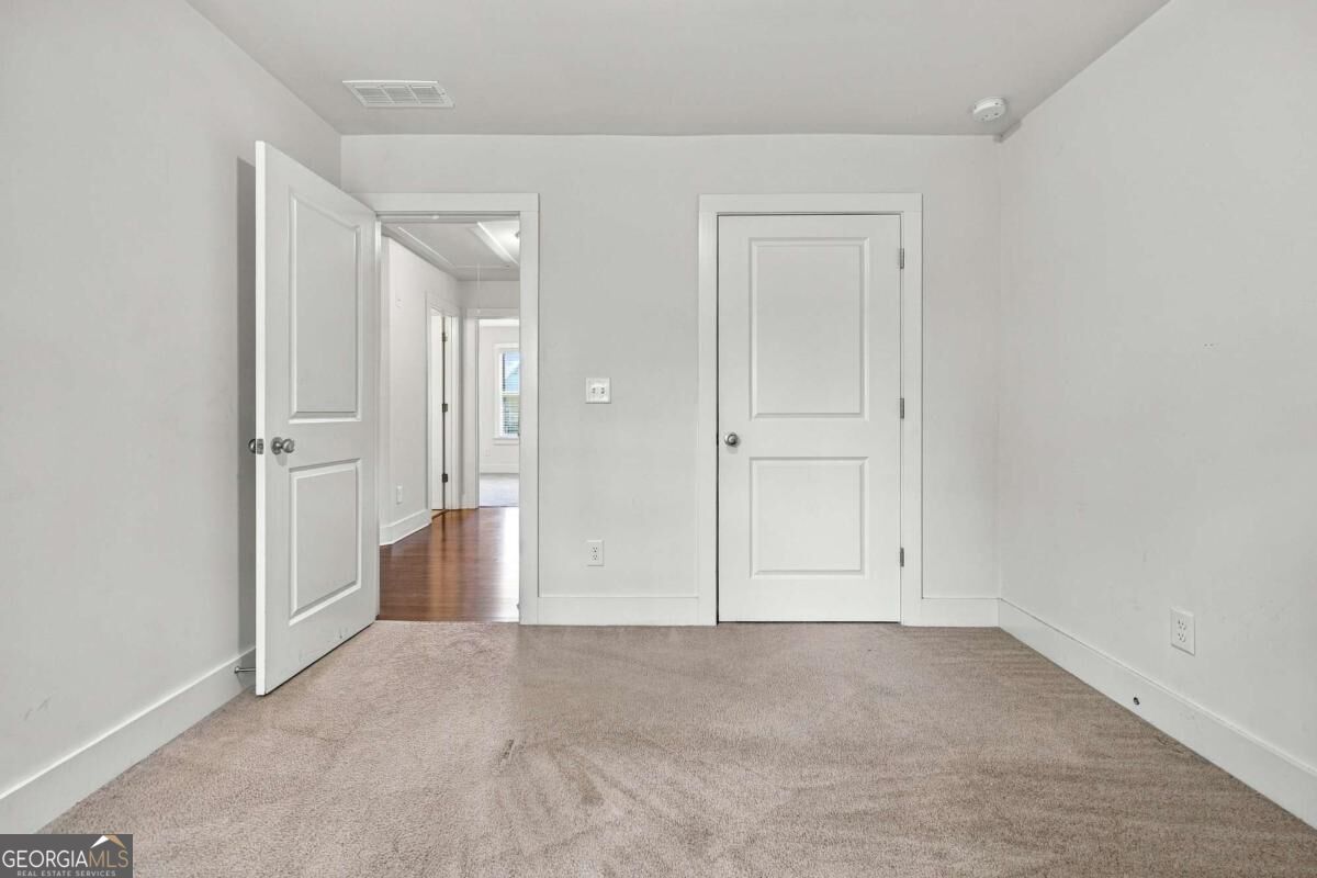 947 Halletts Peak Place Property Photo 29