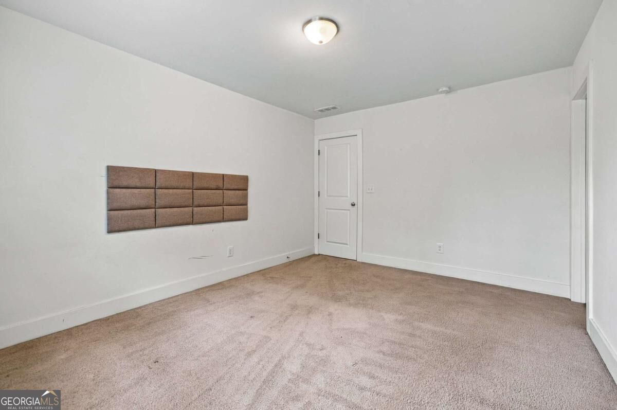 947 Halletts Peak Place Property Photo 32