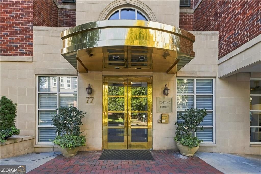 77 Peachtree Place Ne # 605 Property Photo 3