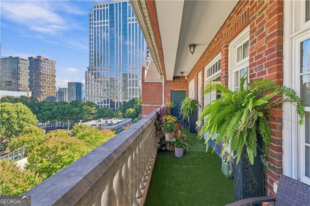 77 Peachtree Place Ne # 605 Property Photo 11