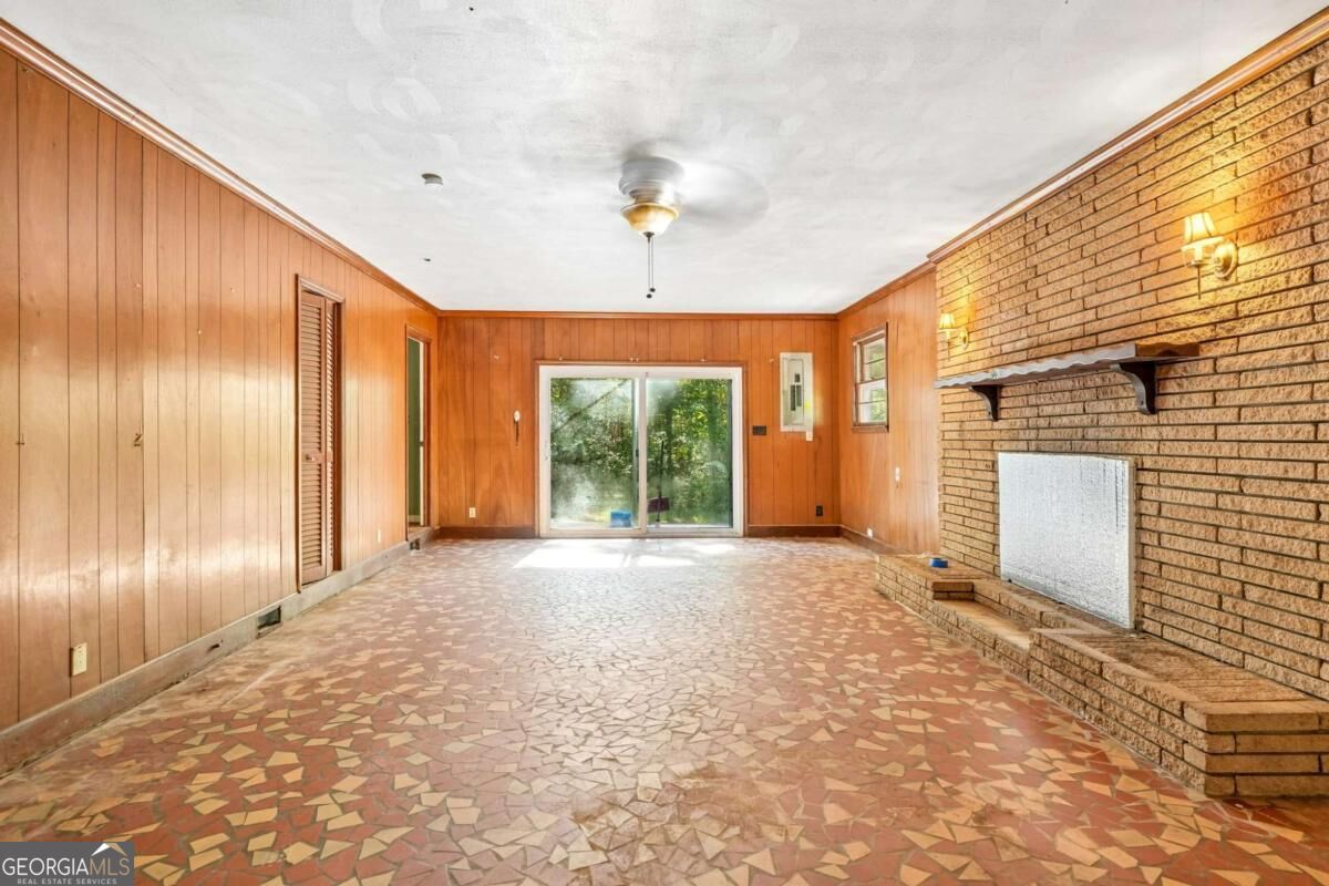 5741 Liberty Road Property Photo 4