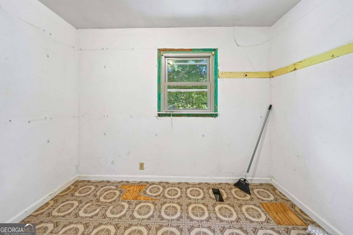 5741 Liberty Road Property Photo 11