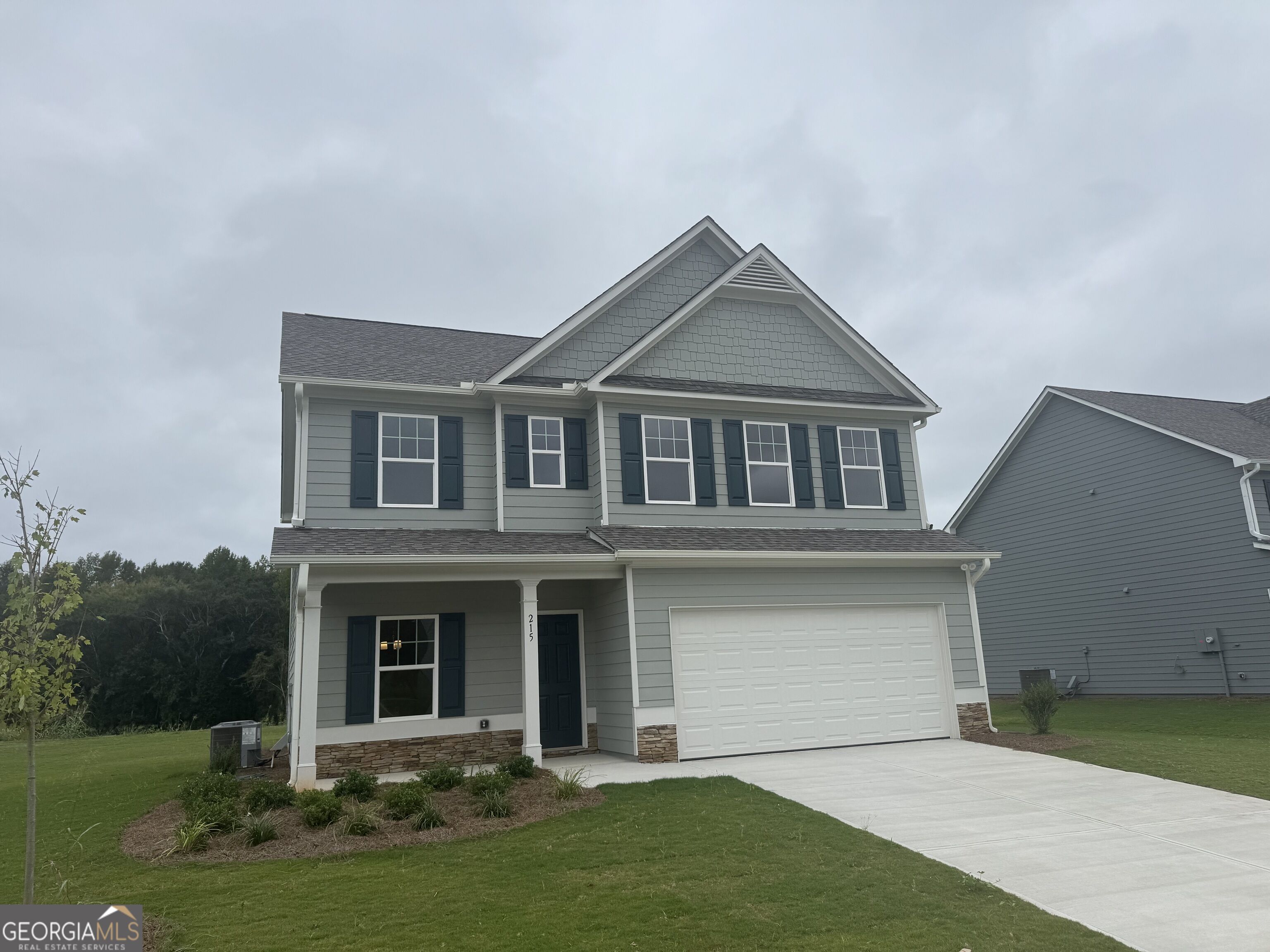 215 Hampton Hollow Drive Property Photo 1