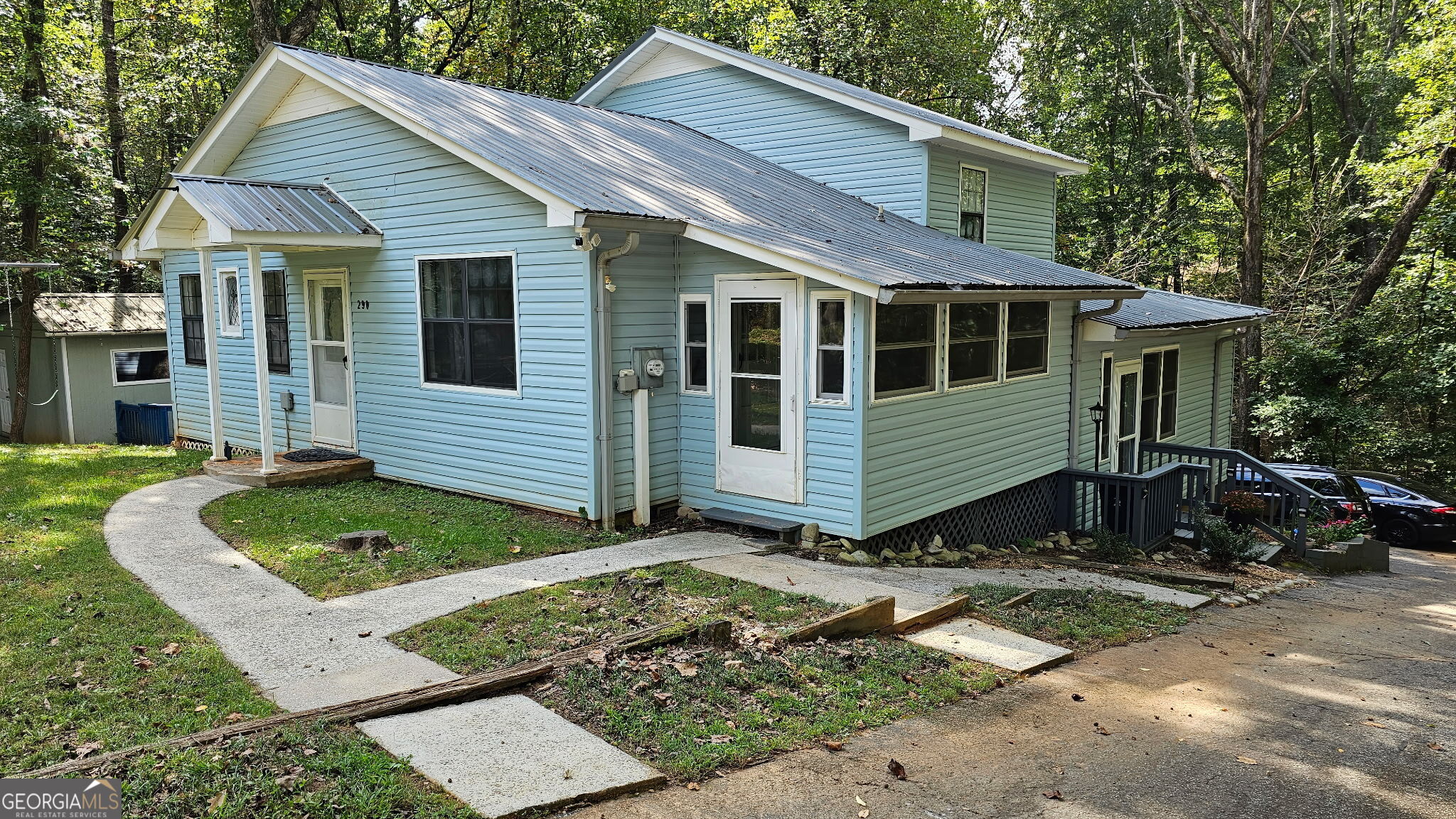290 Emerald Drive Property Photo 1