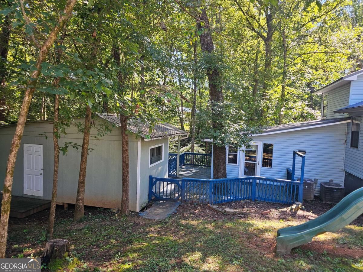 290 Emerald Drive Property Photo 3