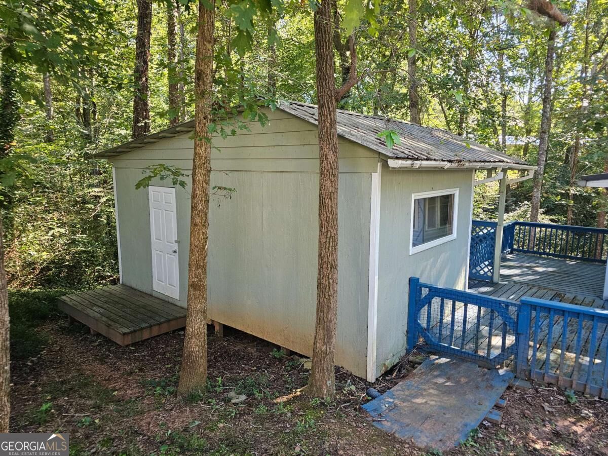 290 Emerald Drive Property Photo 4