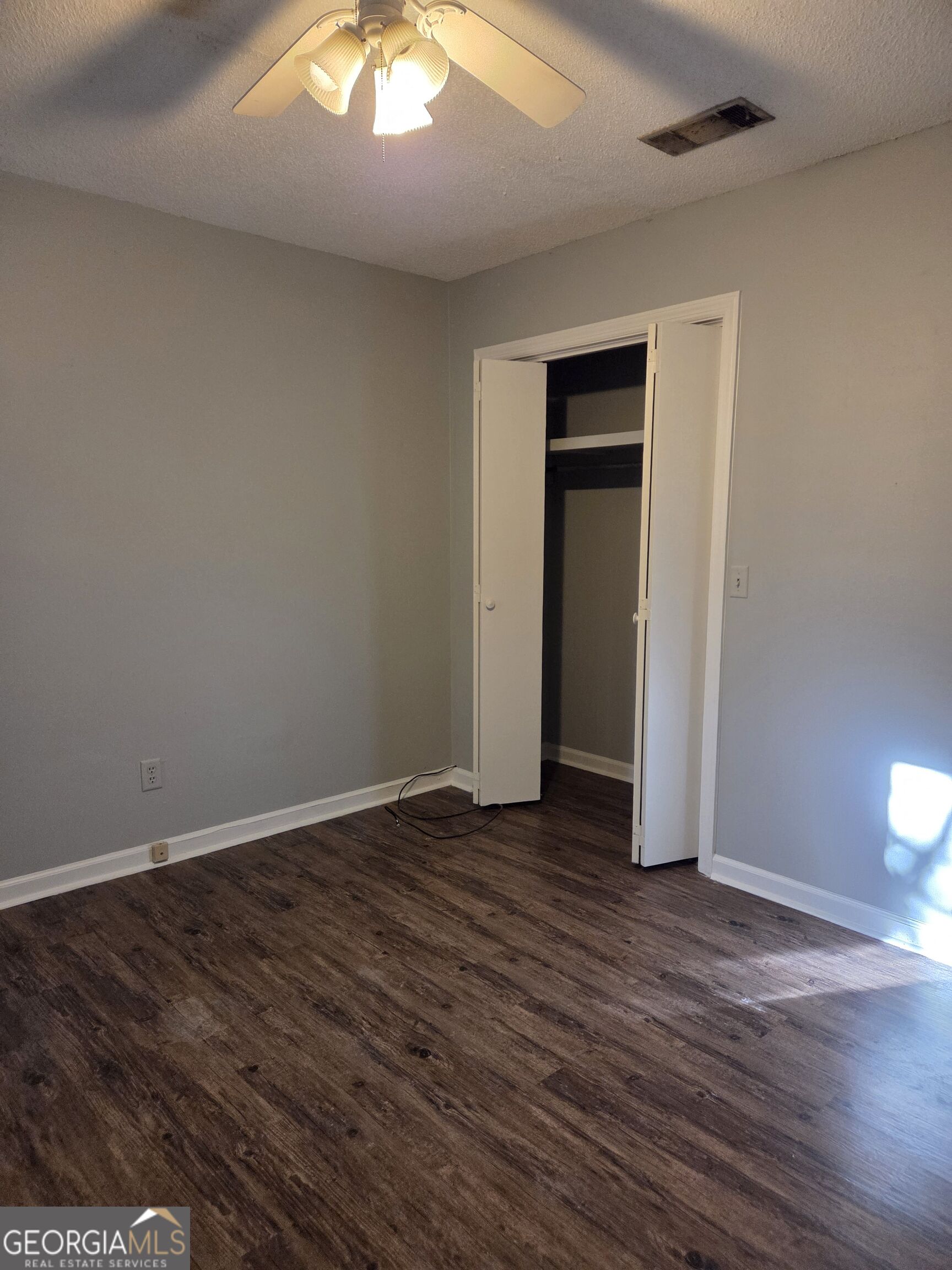 112 Greenbriar Trail Property Photo 3
