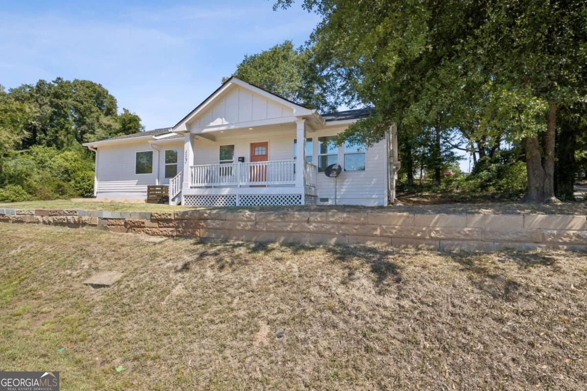 112 E Stephens Street Property Photo 3