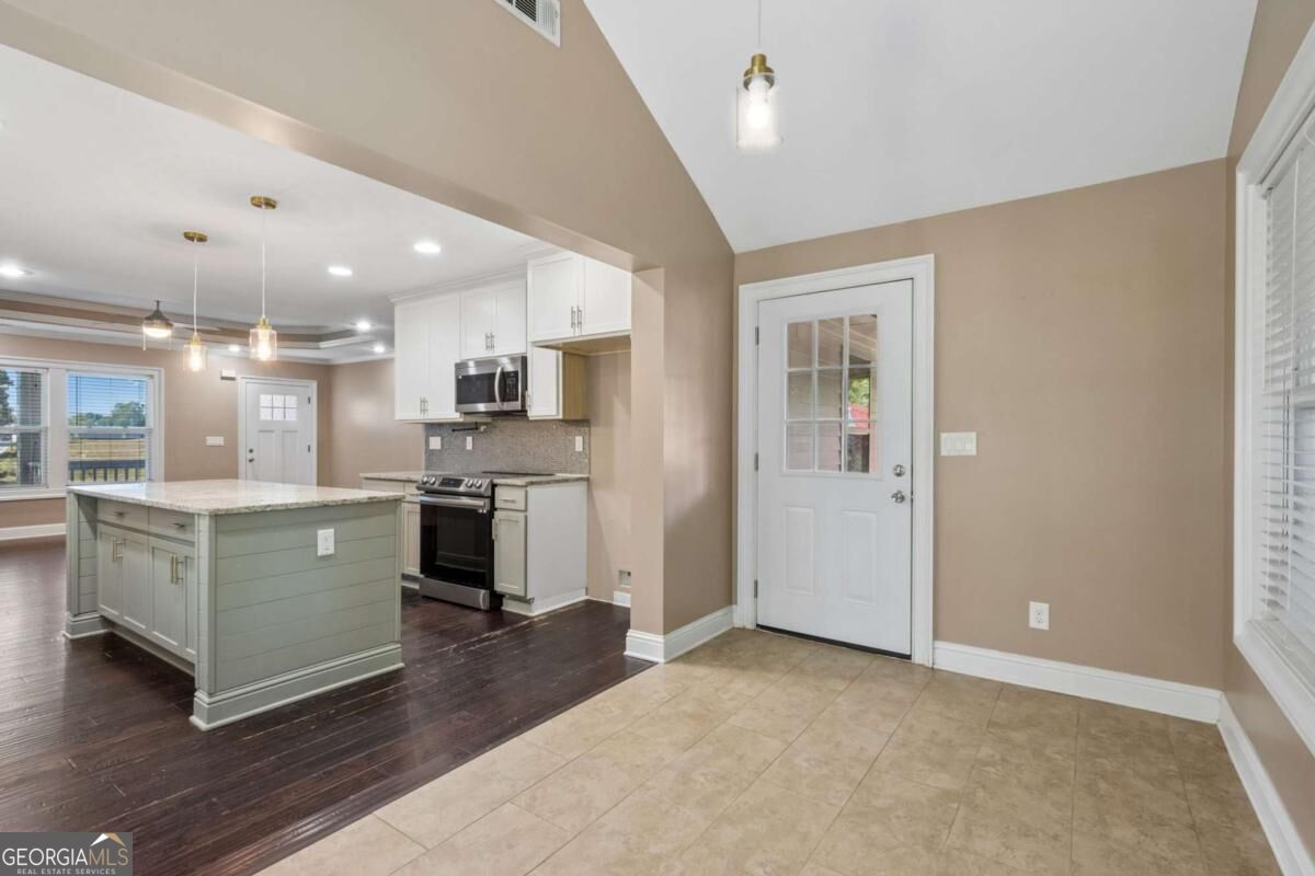 112 E Stephens Street Property Photo 26
