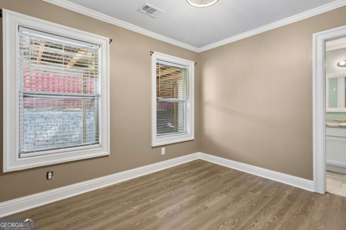 112 E Stephens Street Property Photo 36