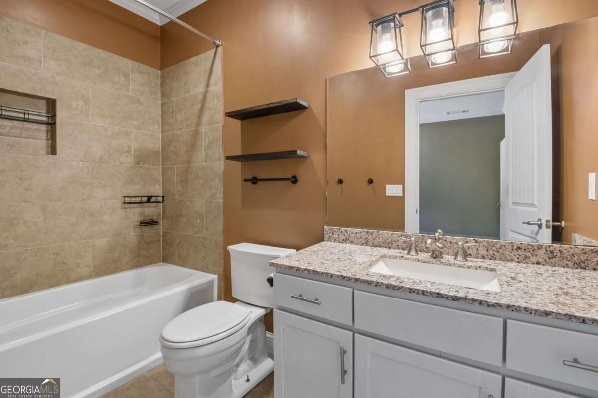 112 E Stephens Street Property Photo 42