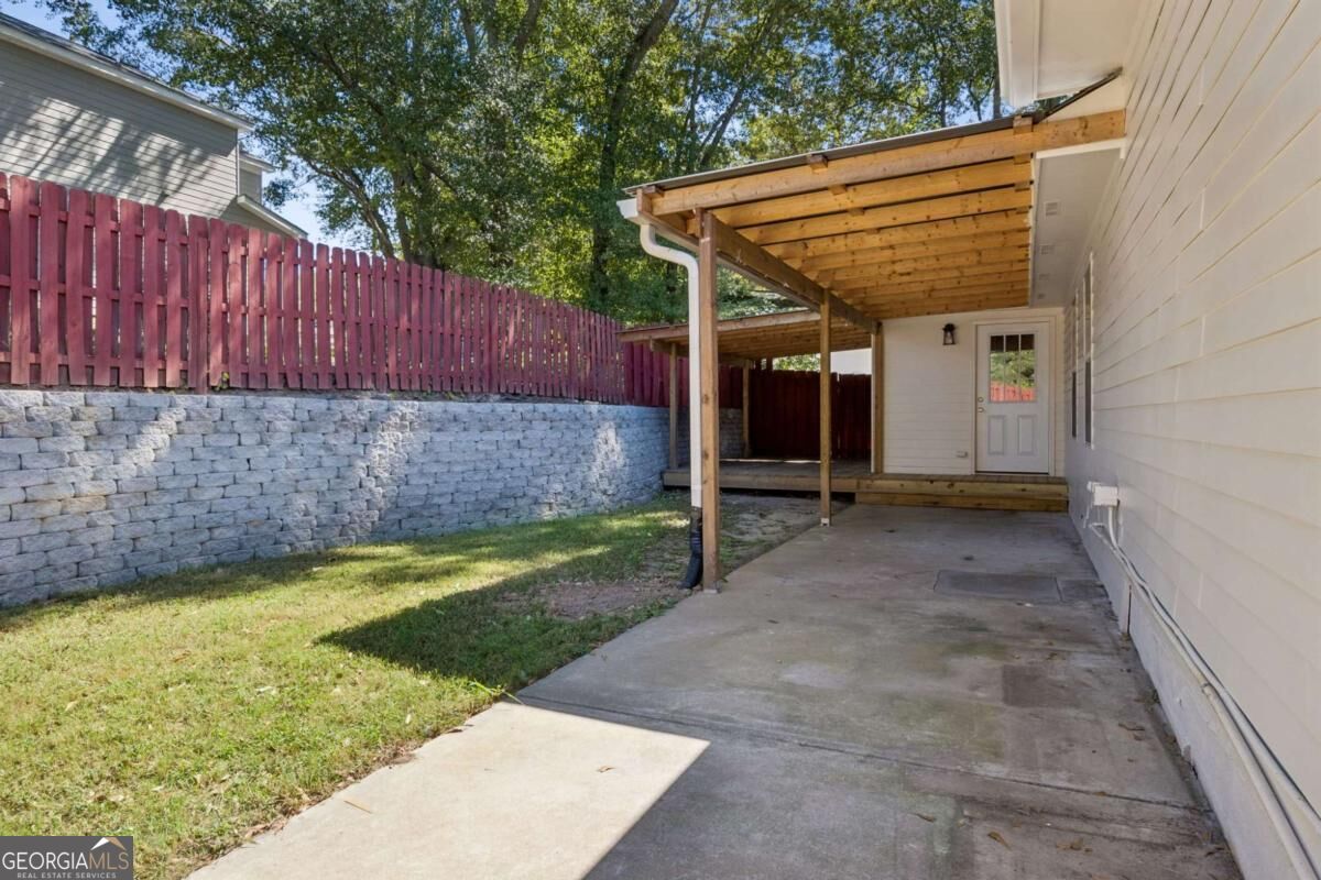 112 E Stephens Street Property Photo 43