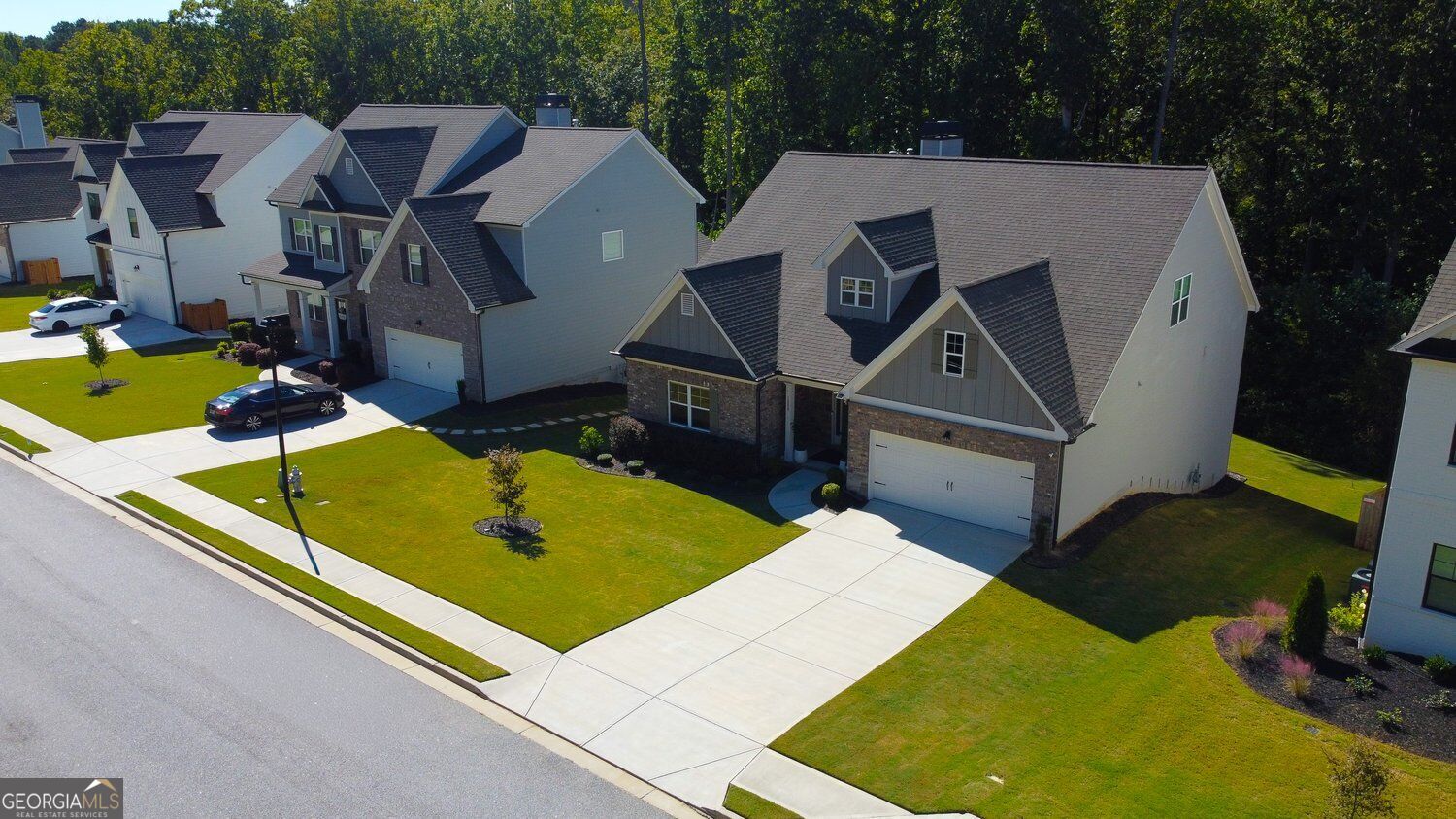 1880 Grand Lanier Drive Property Photo 3
