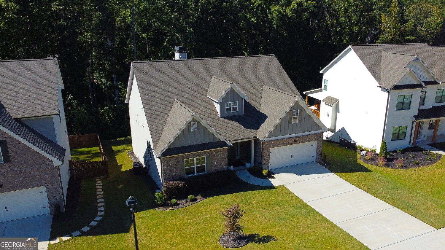 1880 Grand Lanier Drive Property Photo 23