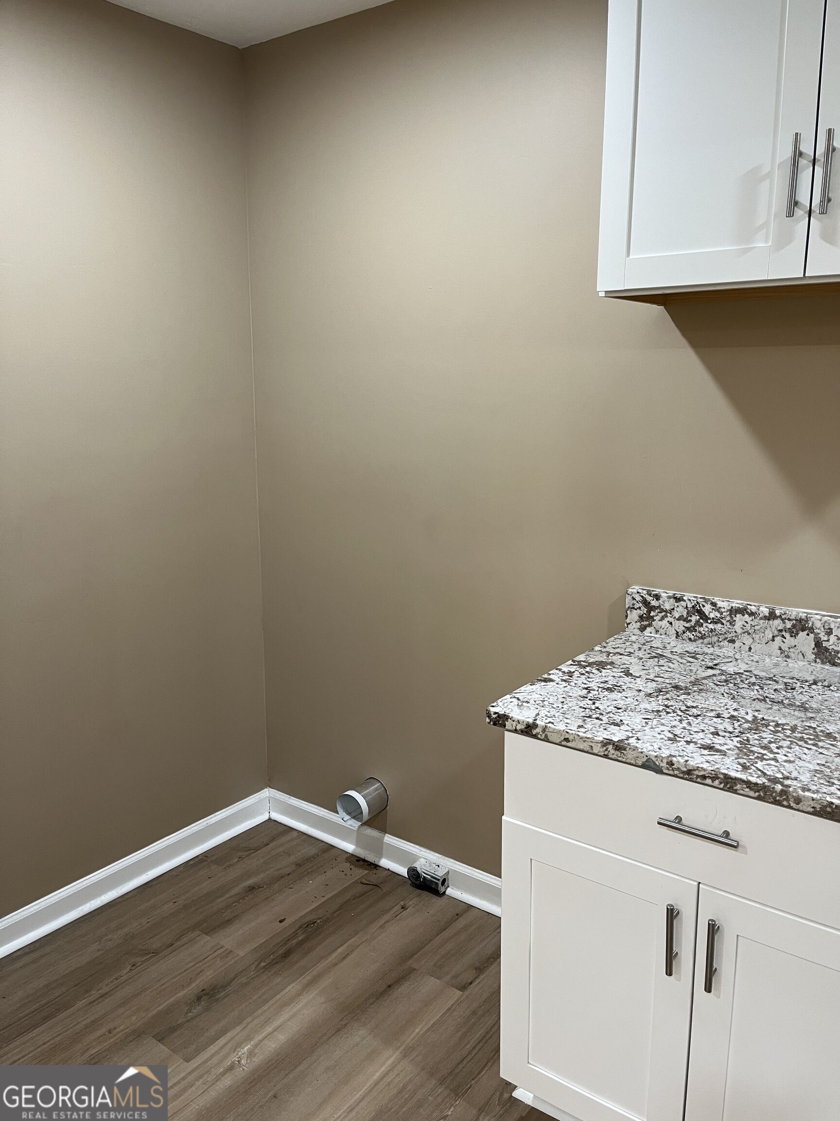 5142 Delray Drive Property Photo 8