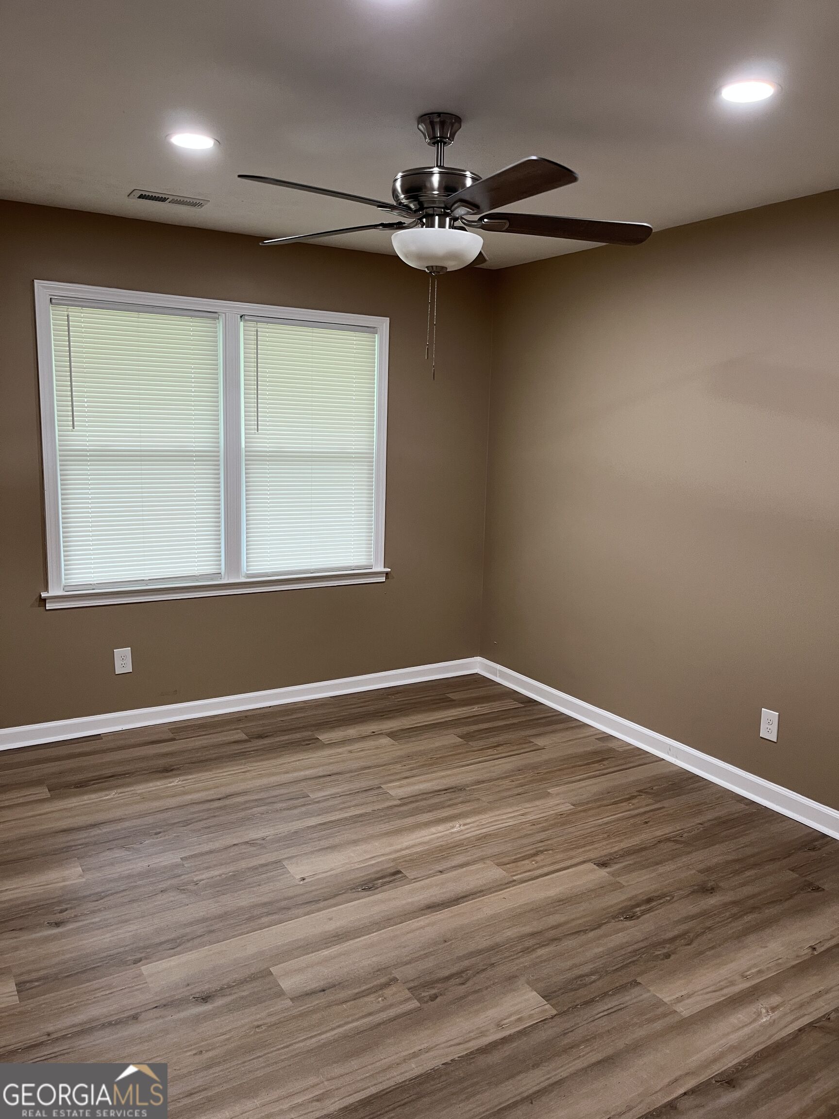 5142 Delray Drive Property Photo 9