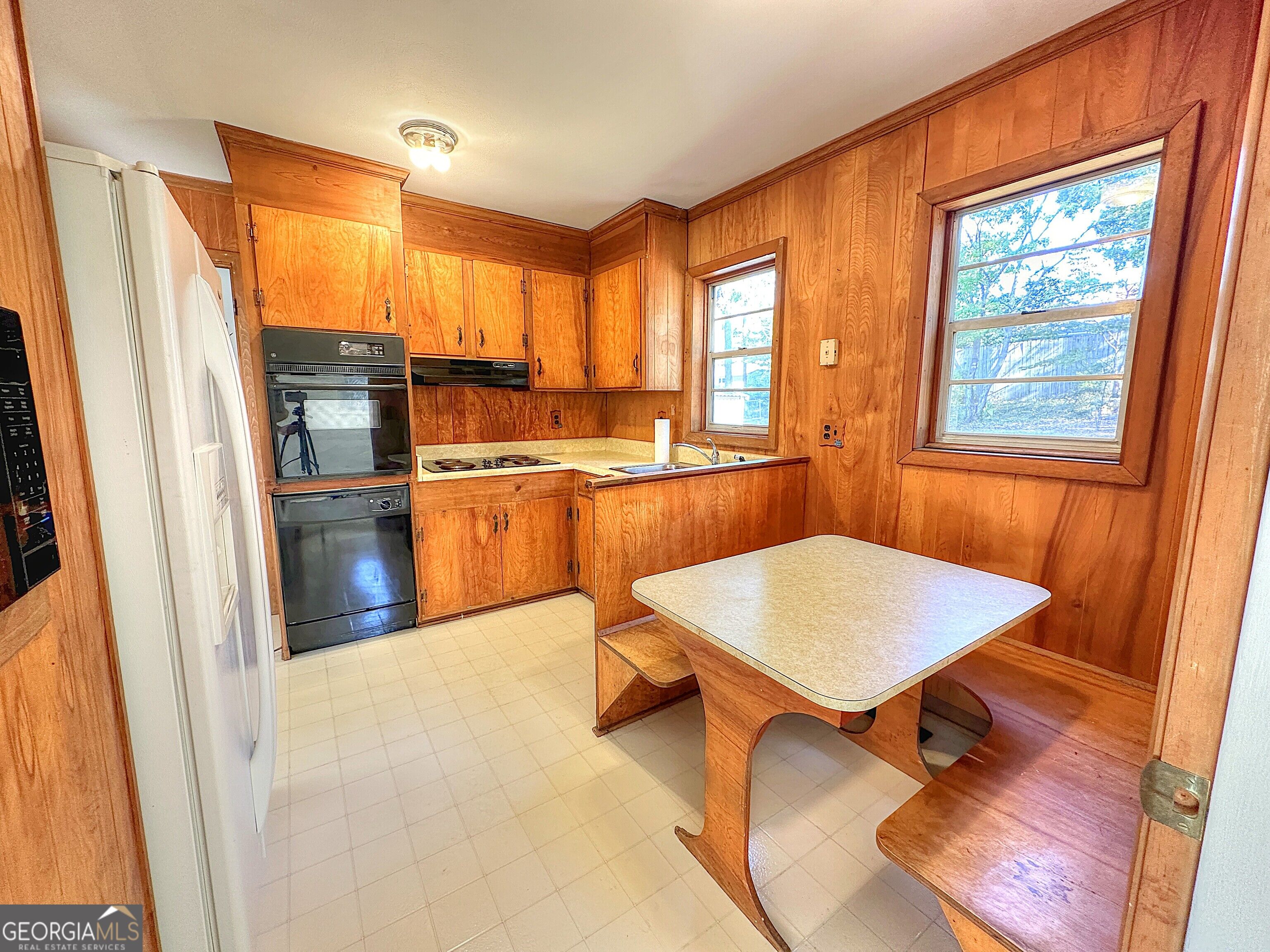 136 S Chilton Crescent Property Photo 9
