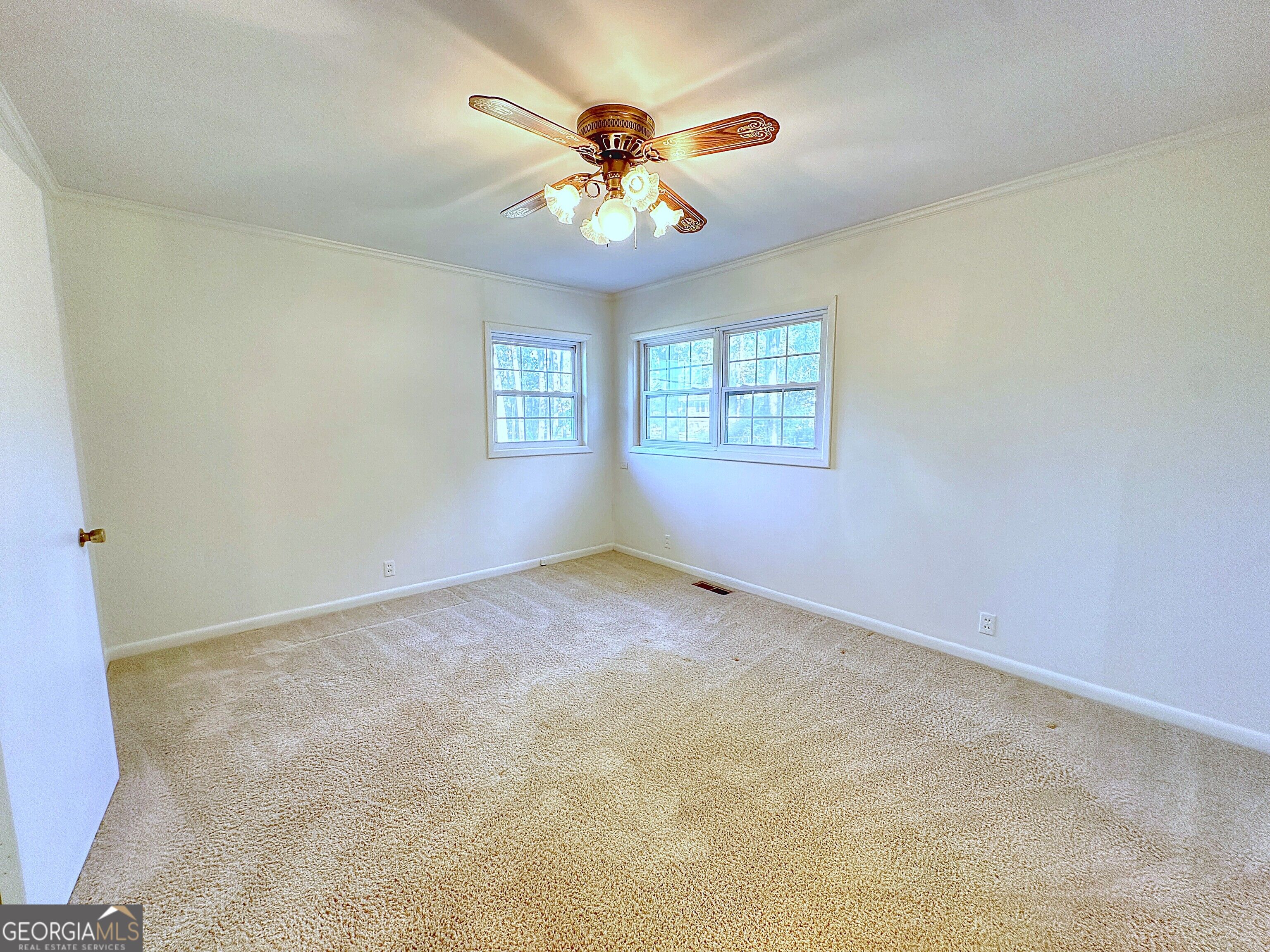 136 S Chilton Crescent Property Photo 12