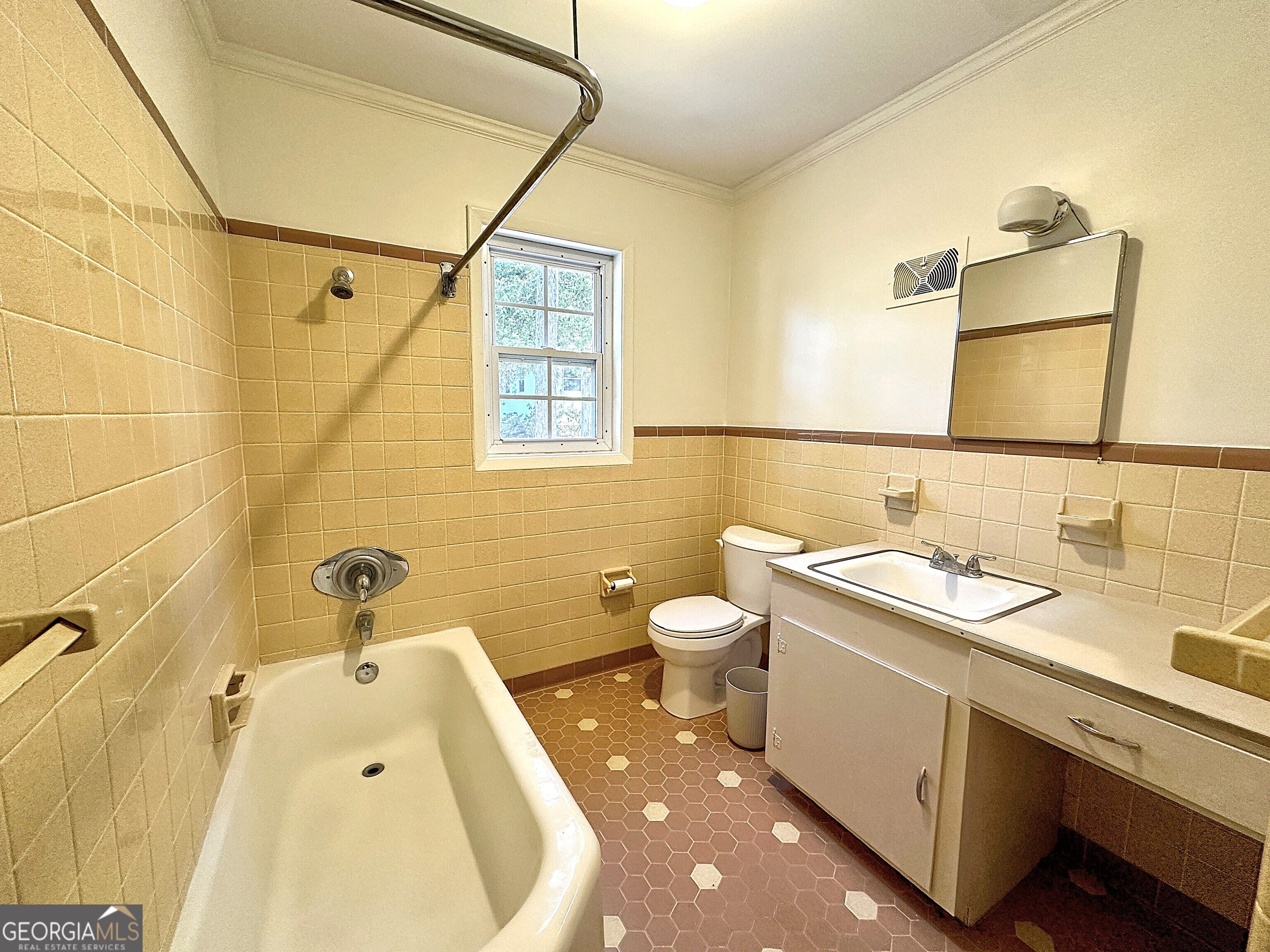 136 S Chilton Crescent Property Photo 13
